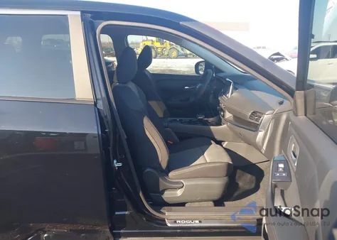 2025 Nissan Rogue Sv Fwd z USA, uszkodzony, nr VIN 5N1BT3BA6SC868640